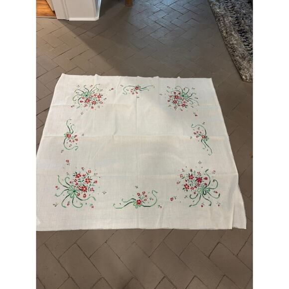 Vintage Cross Stitch Red Green Floral Unfinished Table Cloth - Picture 1 of 7